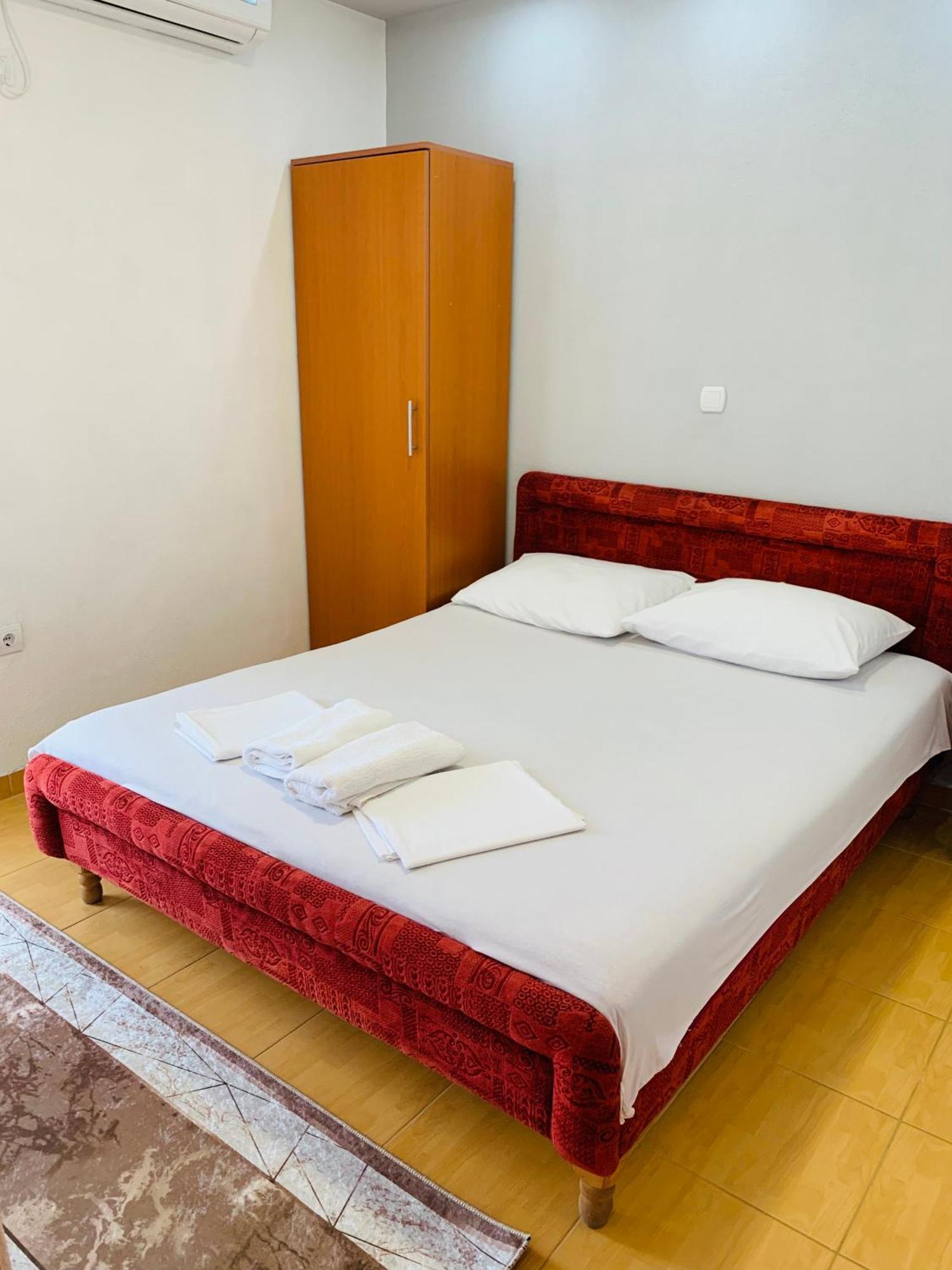 Apartments Delfin Ulcinj Exterior photo