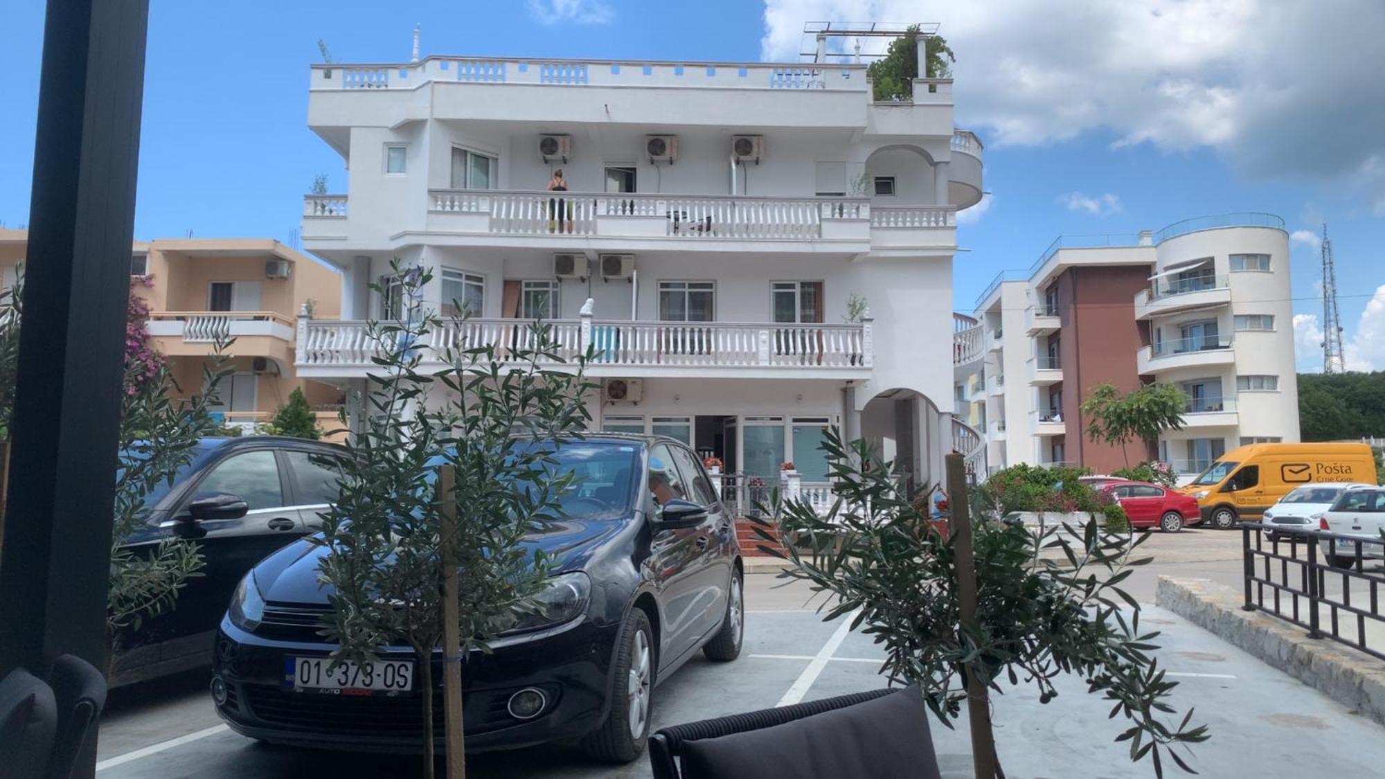 Apartments Delfin Ulcinj Exterior photo