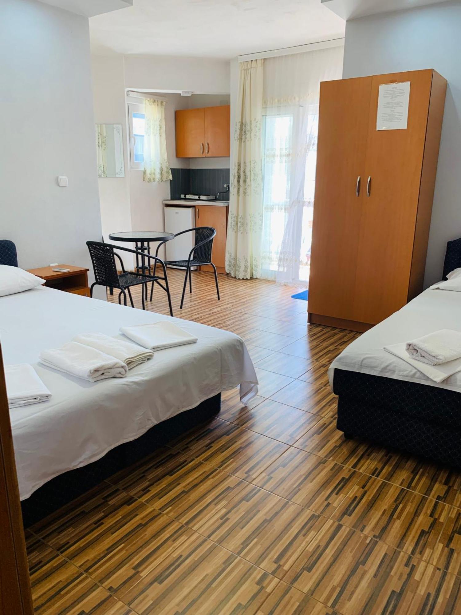Apartments Delfin Ulcinj Exterior photo
