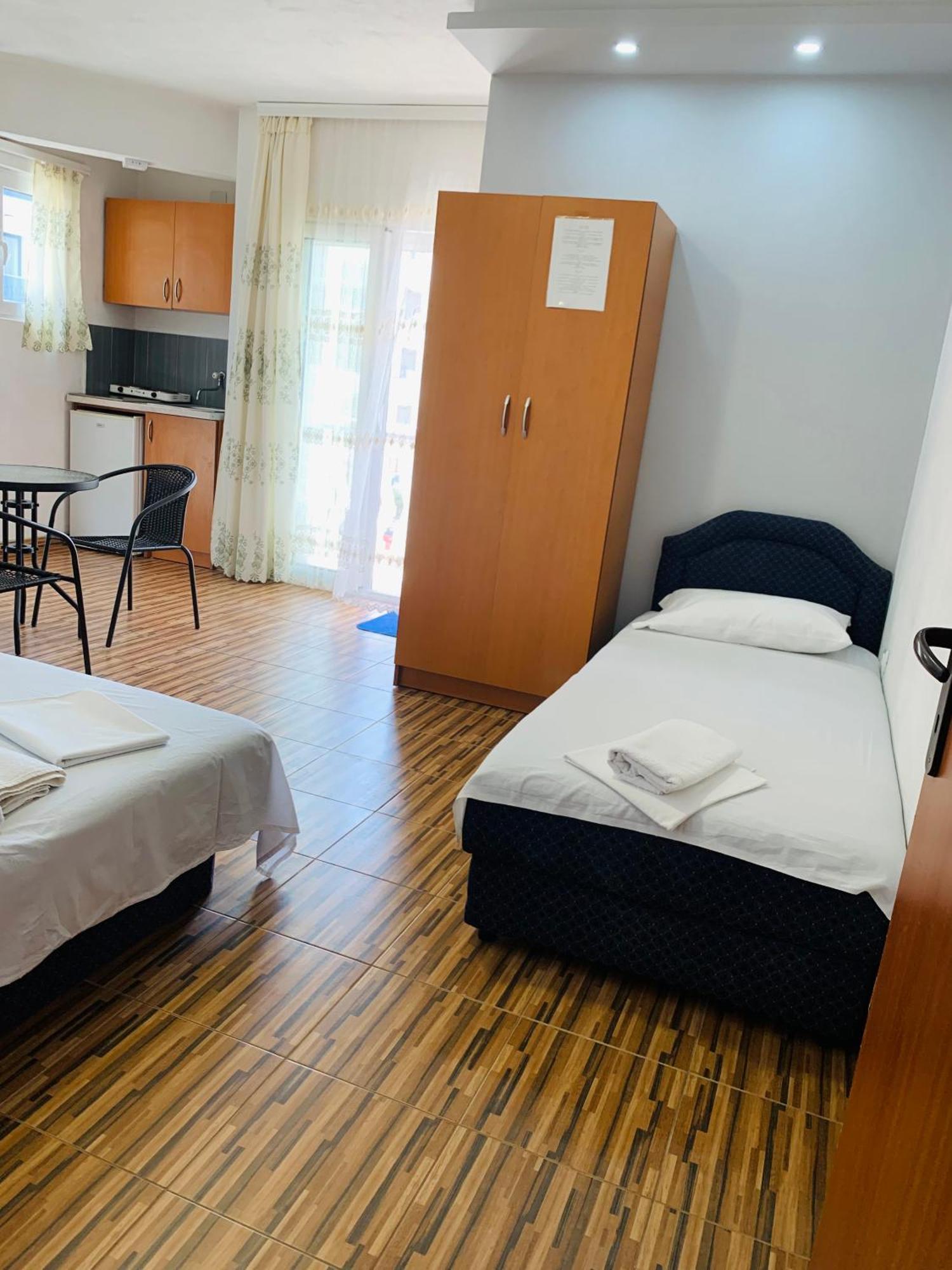 Apartments Delfin Ulcinj Exterior photo