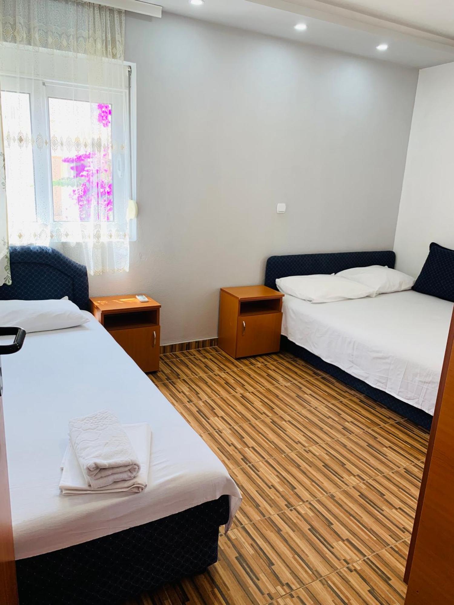 Apartments Delfin Ulcinj Exterior photo
