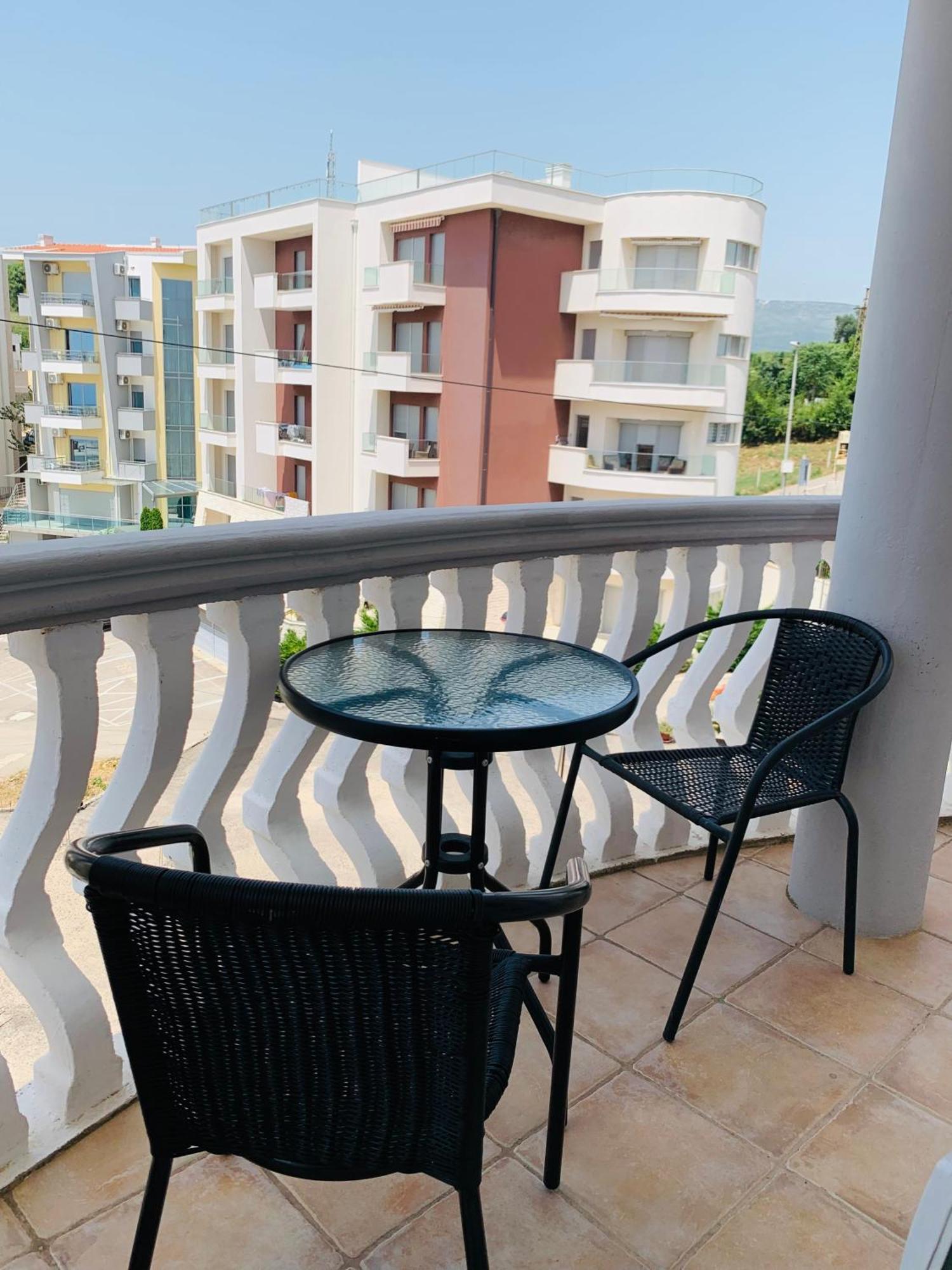 Apartments Delfin Ulcinj Exterior photo