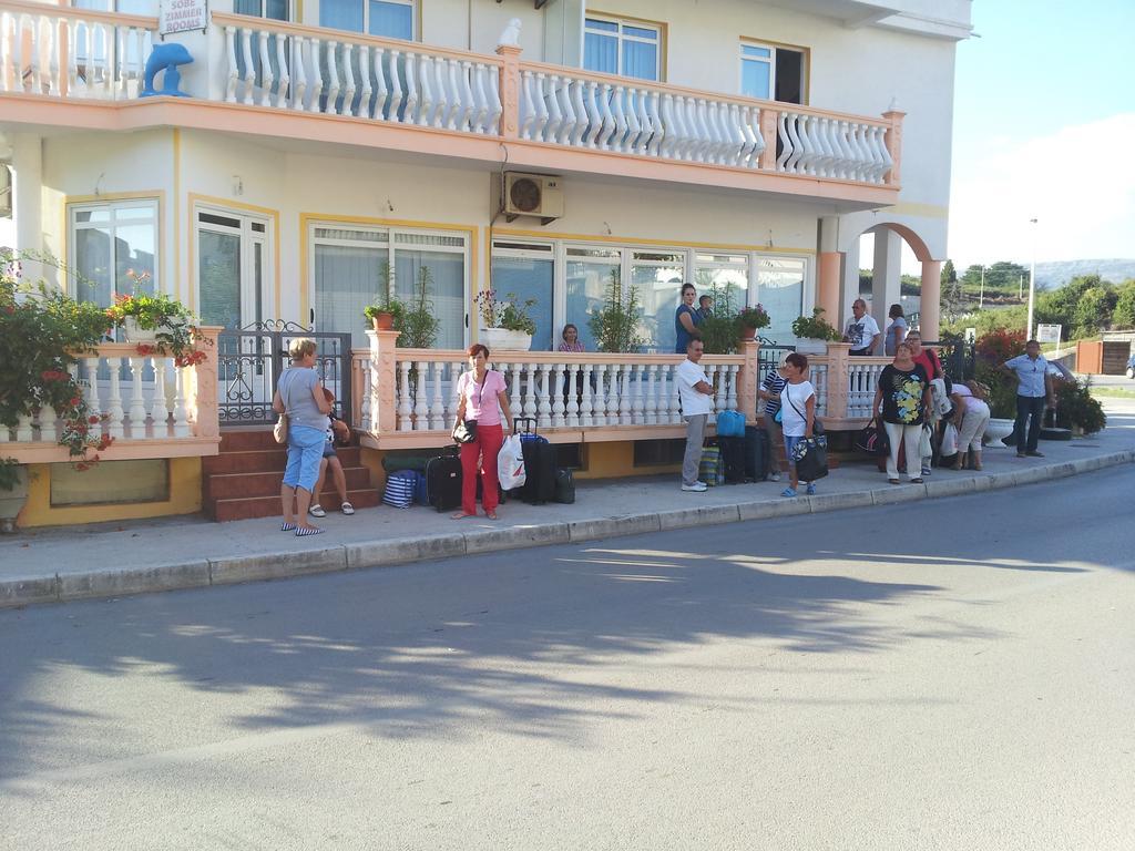 Apartments Delfin Ulcinj Exterior photo