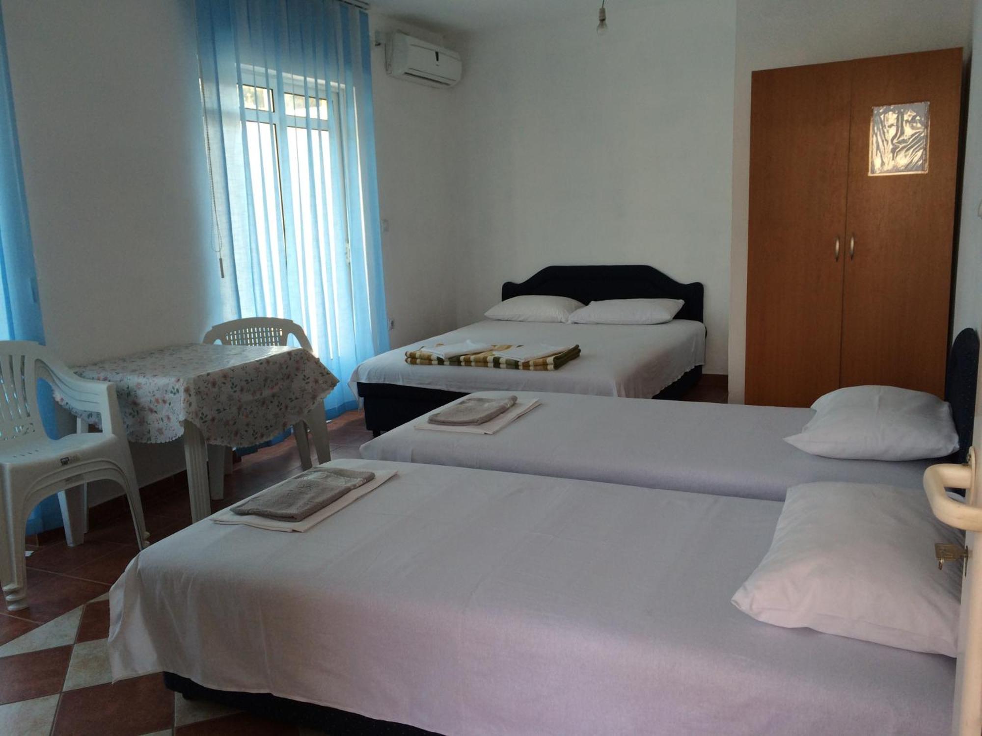Apartments Delfin Ulcinj Exterior photo